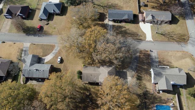 220 BARRETT ST, Bolivar, TN 38008