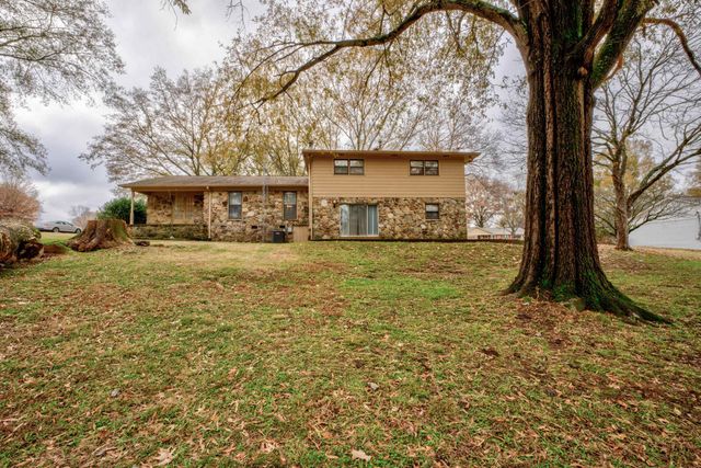 220 BARRETT ST, Bolivar, TN 38008