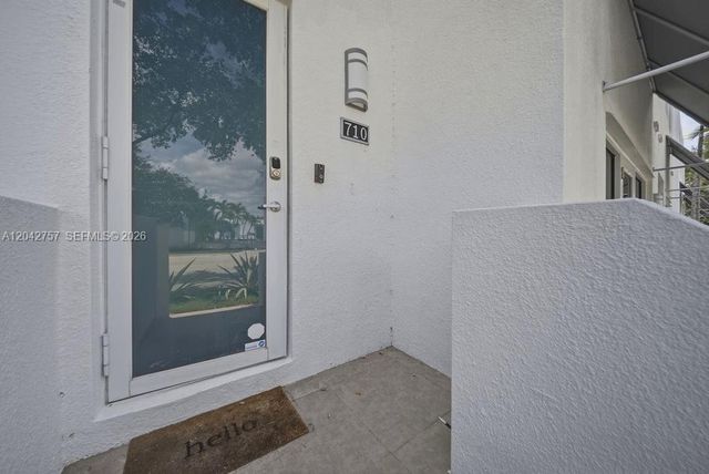 710 NE 3rd Avenue, Fort Lauderdale, FL 33304
