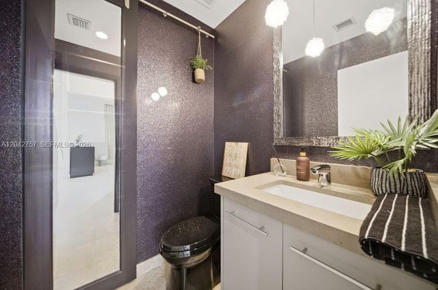 710 NE 3rd Avenue, Fort Lauderdale, FL 33304