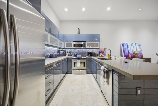710 NE 3rd Avenue, Fort Lauderdale, FL 33304