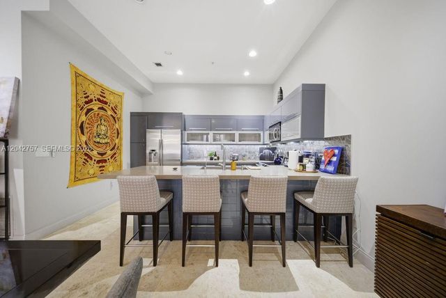 710 NE 3rd Avenue, Fort Lauderdale, FL 33304