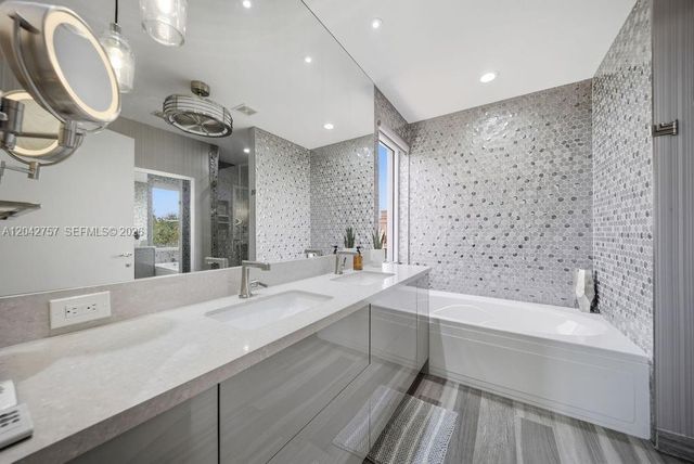 710 NE 3rd Avenue, Fort Lauderdale, FL 33304