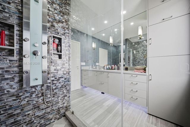 710 NE 3rd Avenue, Fort Lauderdale, FL 33304