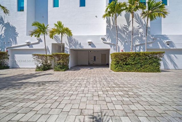 710 NE 3rd Avenue, Fort Lauderdale, FL 33304