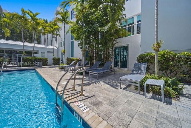 710 NE 3rd Avenue, Fort Lauderdale, FL 33304