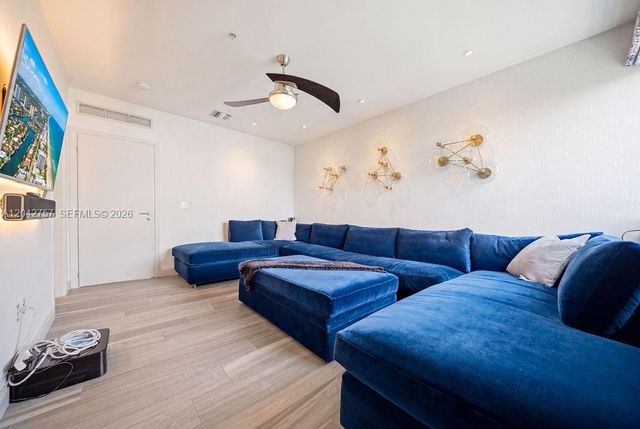 710 NE 3rd Avenue, Fort Lauderdale, FL 33304