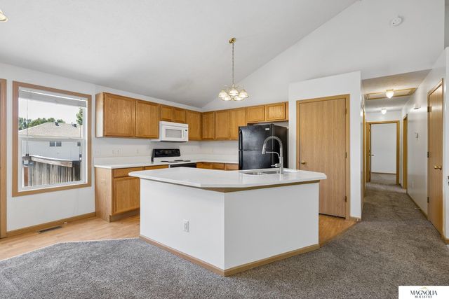 6933 N Steamboat Drive, Lincoln, NE 68521