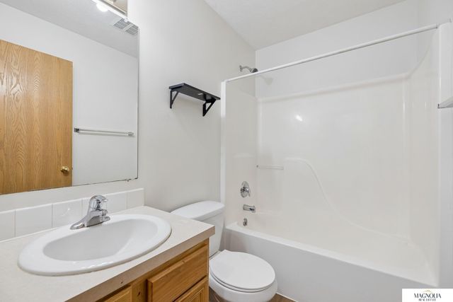 6933 N Steamboat Drive, Lincoln, NE 68521