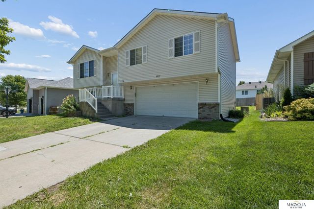 6933 N Steamboat Drive, Lincoln, NE 68521