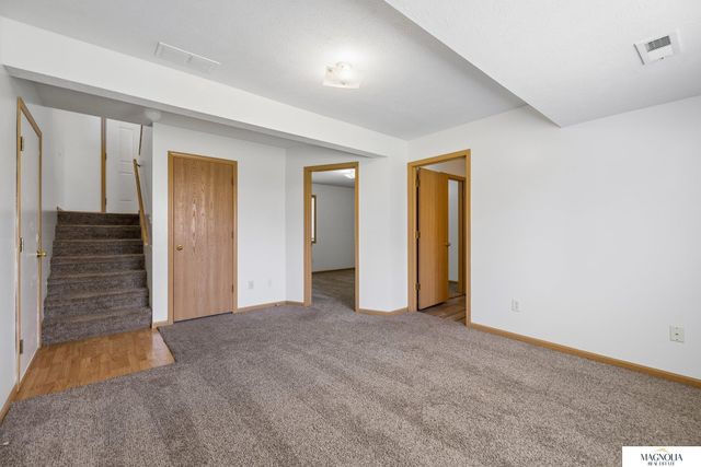 6933 N Steamboat Drive, Lincoln, NE 68521