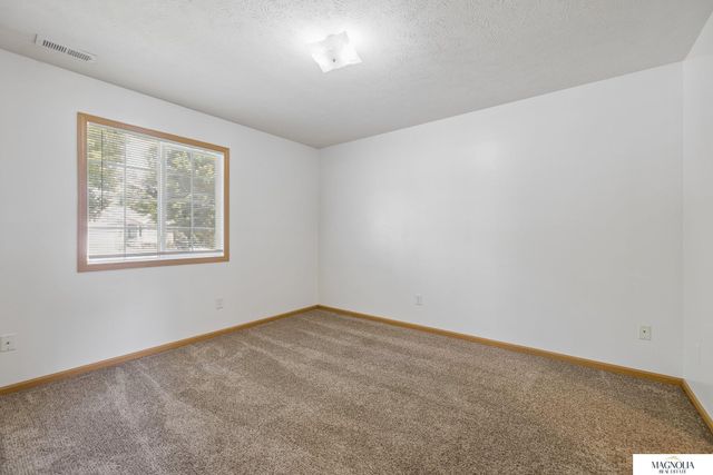 6933 N Steamboat Drive, Lincoln, NE 68521