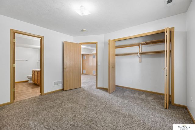 6933 N Steamboat Drive, Lincoln, NE 68521