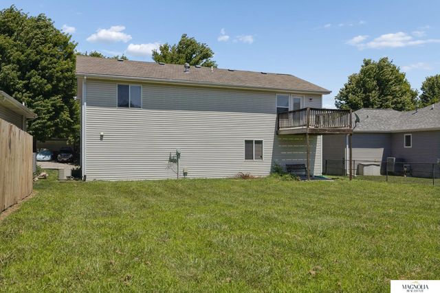 6933 N Steamboat Drive, Lincoln, NE 68521