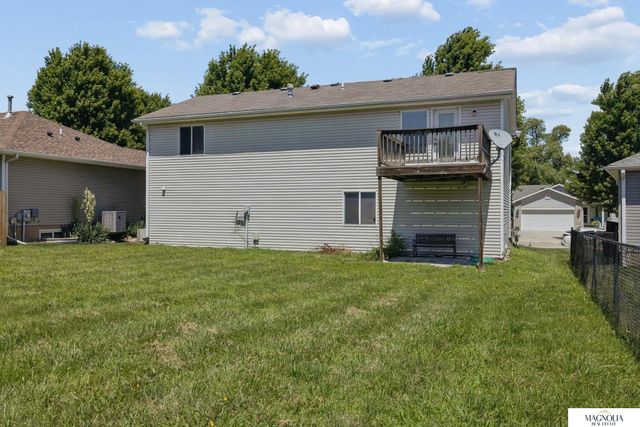 6933 N Steamboat Drive, Lincoln, NE 68521