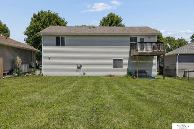 6933 N Steamboat Drive, Lincoln, NE 68521