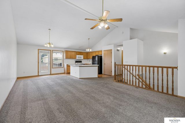 6933 N Steamboat Drive, Lincoln, NE 68521