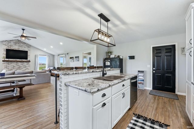 2661 E 1000 N, Roanoke, IN 46783