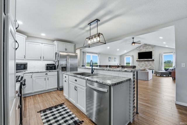 2661 E 1000 N, Roanoke, IN 46783
