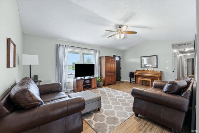 2661 E 1000 N, Roanoke, IN 46783
