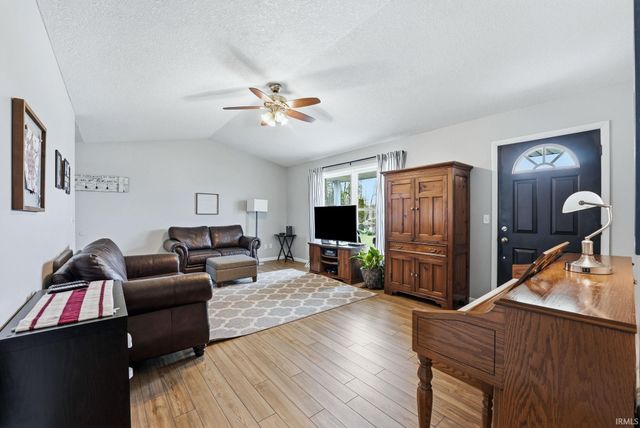 2661 E 1000 N, Roanoke, IN 46783