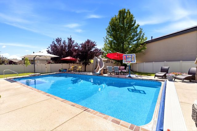 2639 S 2975 W, West Haven, UT 84401