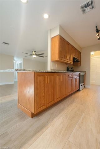 732 Sesame CT, Cape Coral, FL 33904