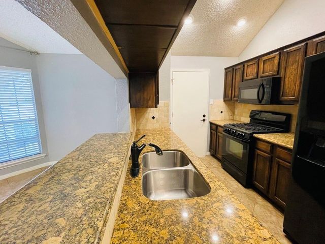 2910 Pioneer Pass, Sugar Land, TX 77479