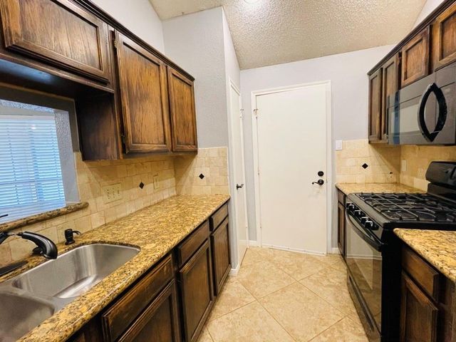 2910 Pioneer Pass, Sugar Land, TX 77479