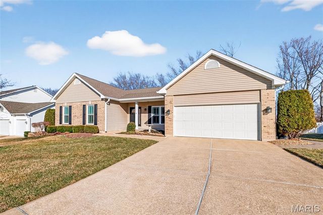 15 Canter Court, St Peters, MO 63376