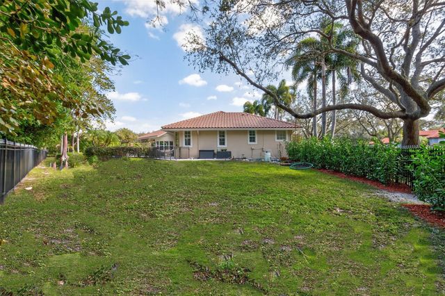 6515 NW 95th Lane, Parkland, FL 33076