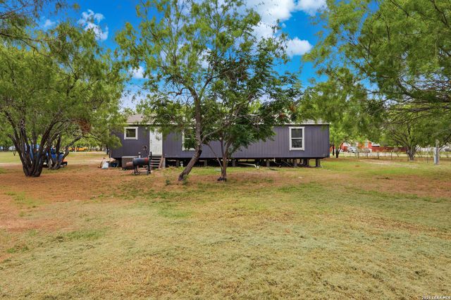 119 Avery Dr, Somerset, TX 78069