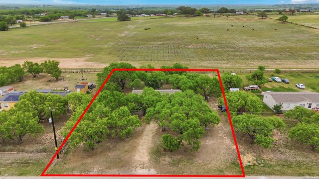 119 Avery Dr, Somerset, TX 78069