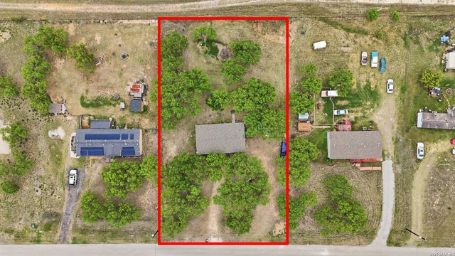 119 Avery Dr, Somerset, TX 78069