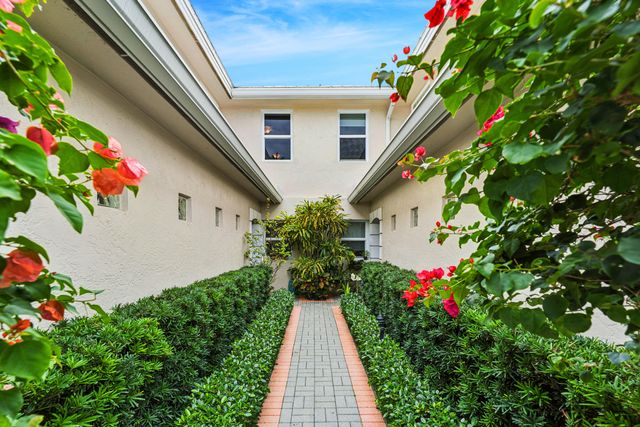 1278 George Bush Boulevard, Delray Beach, FL 33483