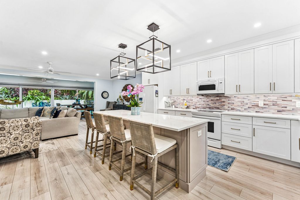 1278 George Bush Boulevard, Delray Beach, FL 33483