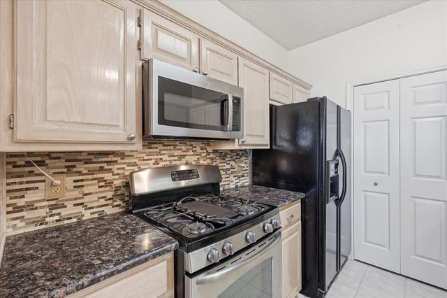 1740 Creekbend Drive, Lewisville, TX 75067