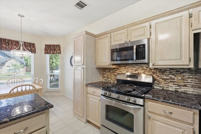 1740 Creekbend Drive, Lewisville, TX 75067