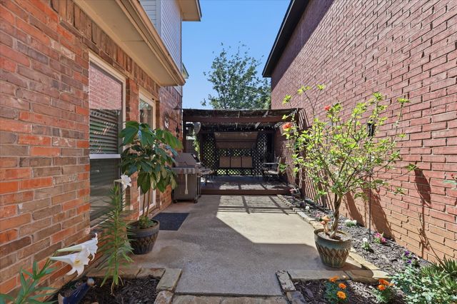 1740 Creekbend Drive, Lewisville, TX 75067