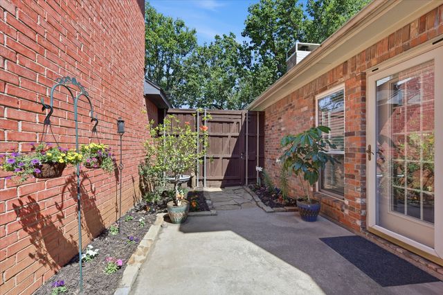 1740 Creekbend Drive, Lewisville, TX 75067