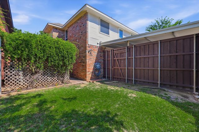 1740 Creekbend Drive, Lewisville, TX 75067