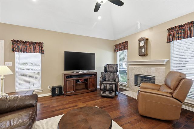1740 Creekbend Drive, Lewisville, TX 75067