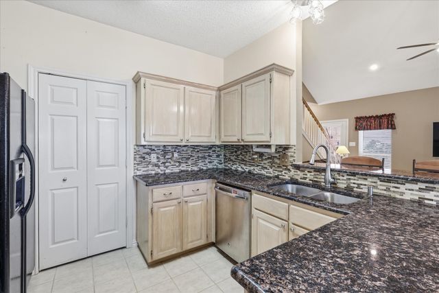 1740 Creekbend Drive, Lewisville, TX 75067