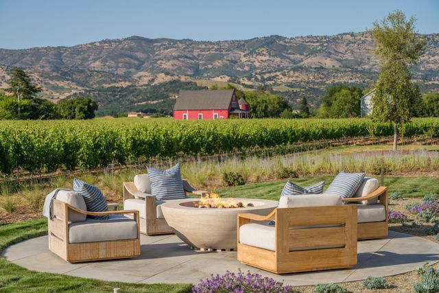 1288 Oak Knoll Ave, Napa, CA 94558