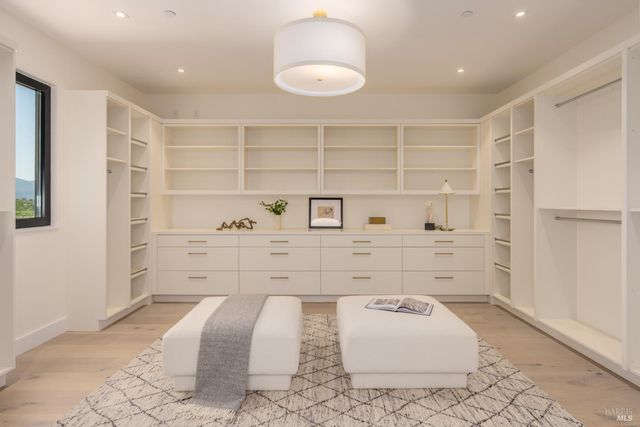 1288 Oak Knoll Ave, Napa, CA 94558