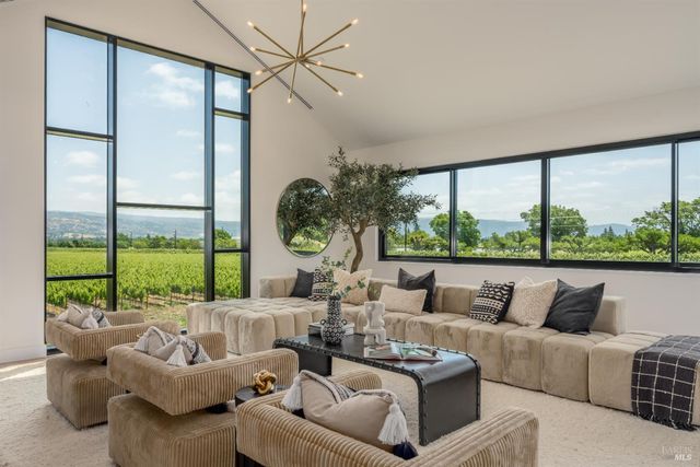 1288 Oak Knoll Ave, Napa, CA 94558