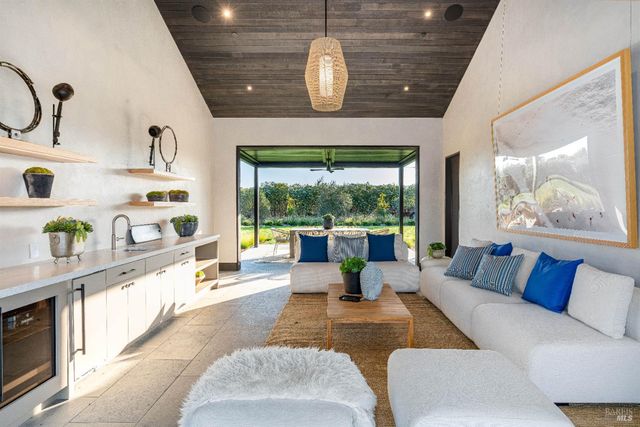 1288 Oak Knoll Ave, Napa, CA 94558