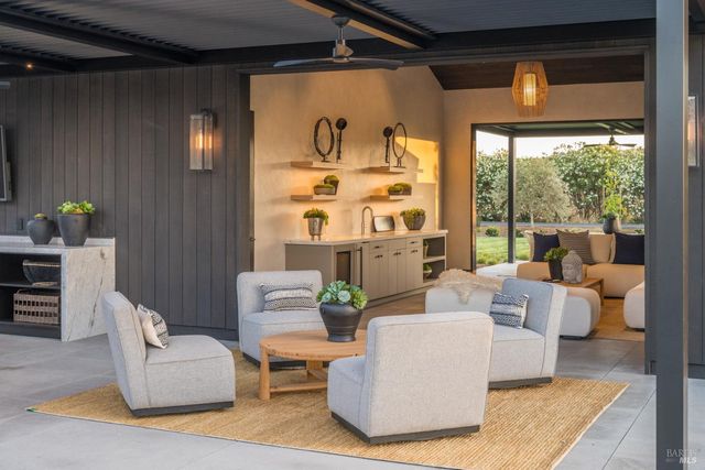 1288 Oak Knoll Ave, Napa, CA 94558