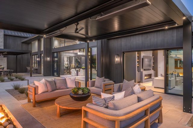 1288 Oak Knoll Ave, Napa, CA 94558