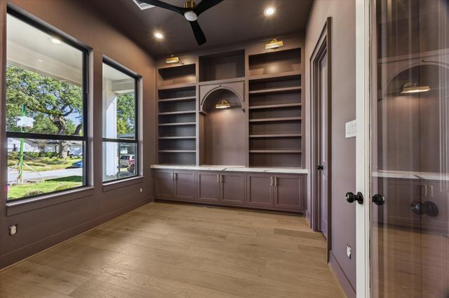 1527 Hewitt Drive, Houston, TX 77018